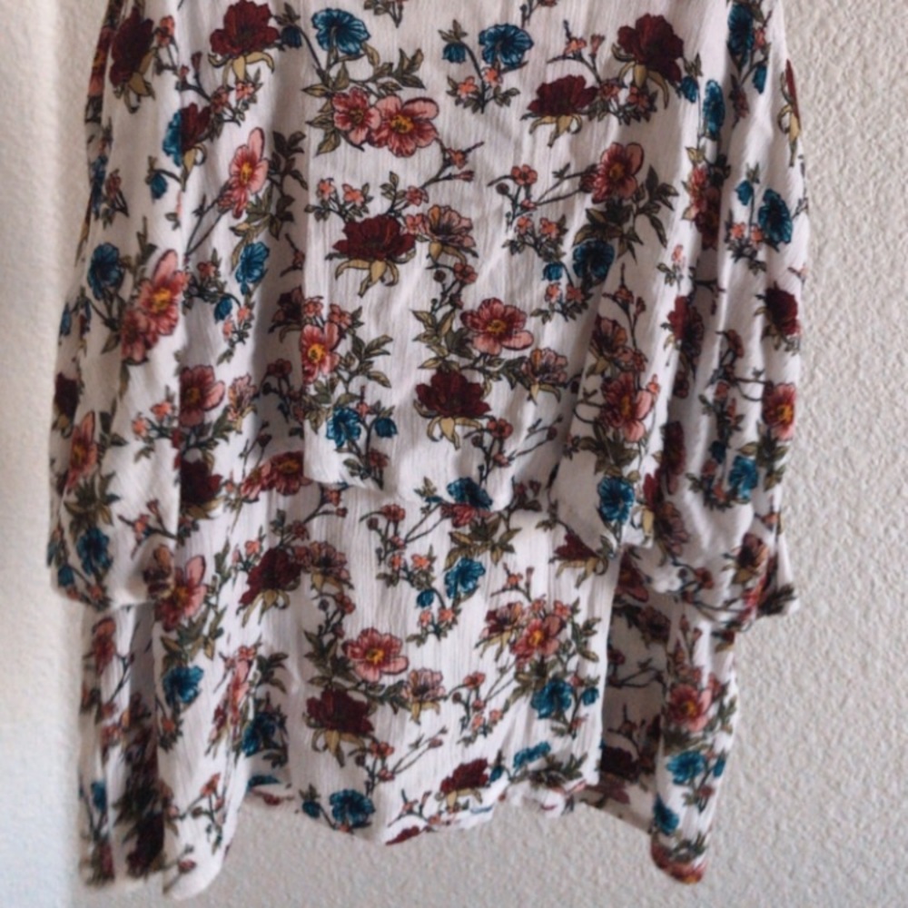 Floral Ruffled Tank - Picture 2 of 3